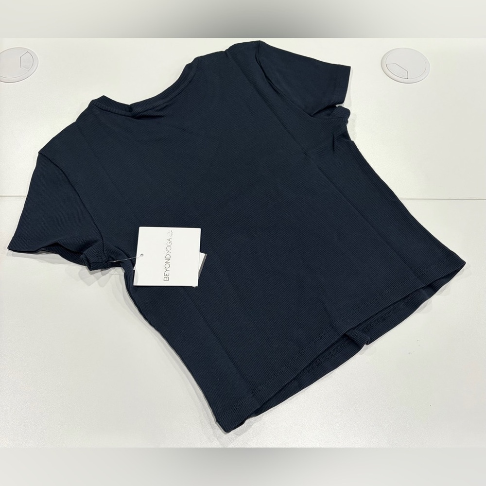 Beyond Yoga Women's Small Rib Baby Tee Nocturnal Navy Blue NWT T-Shirt Cropped - Picture 3 of 8